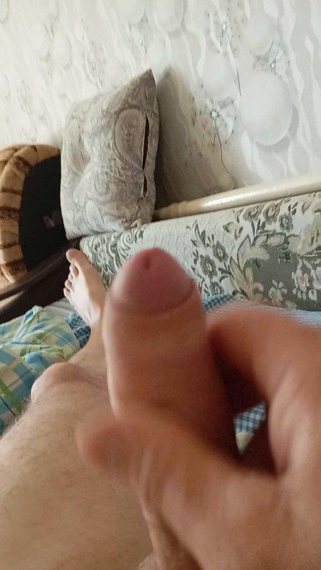 Stefanie Knight in foot job public — leaked foot job video