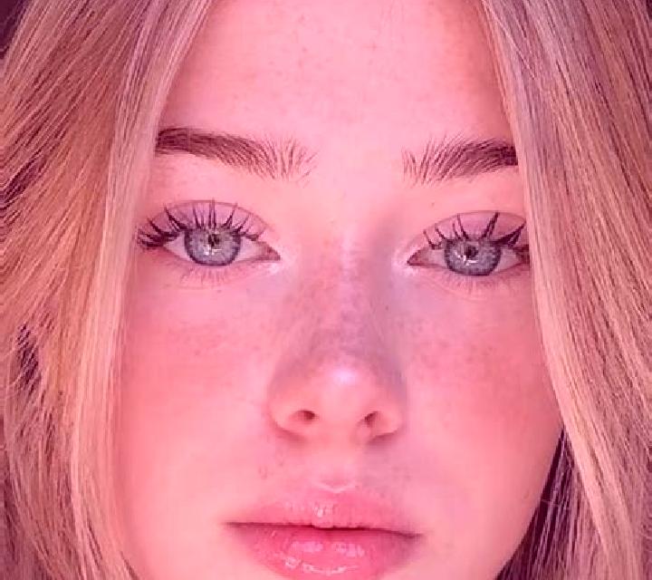 Sofia Nielsen model portrait